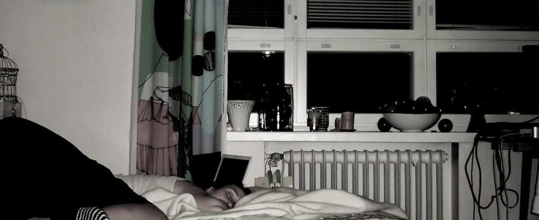 Lumière bleue et sommeil : comment se protéger