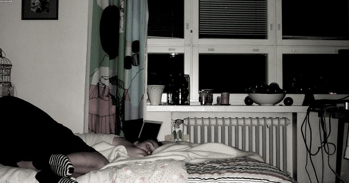 Lumière bleue et sommeil : comment se protéger