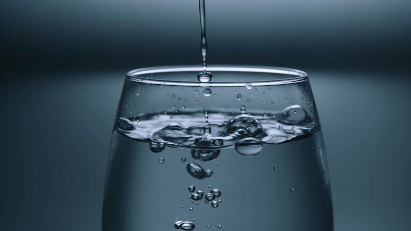 Boire de l’eau pour maigrir : vérités et idées reçues